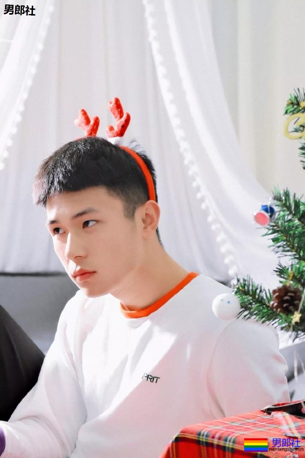 185+篮球体育生大长腿，大弟弟太好看了吧! - 51虹马