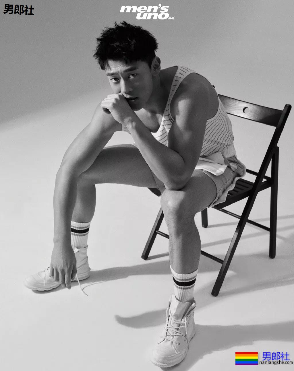 身材索命肌肉男浴室戏实力出圈！最新八块腹肌肉照曝光，网友直呼我可以！ - 51虹马