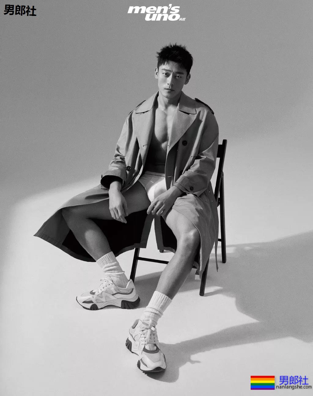 身材索命肌肉男浴室戏实力出圈！最新八块腹肌肉照曝光，网友直呼我可以！ - 51虹马