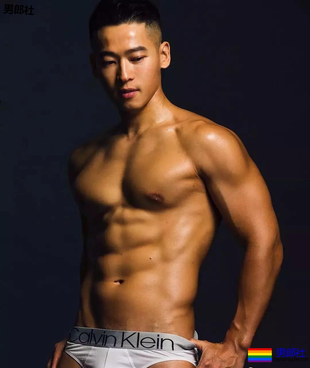 晏人物男模，可以康康内脏吗 - 51虹马