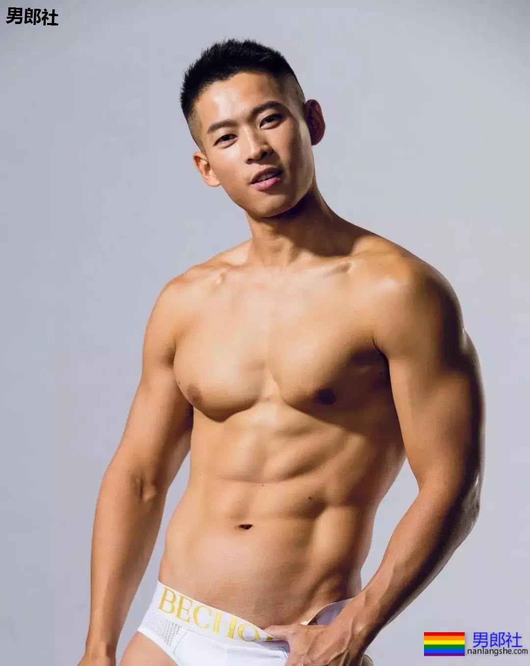 晏人物男模，可以康康内脏吗 - 51虹马