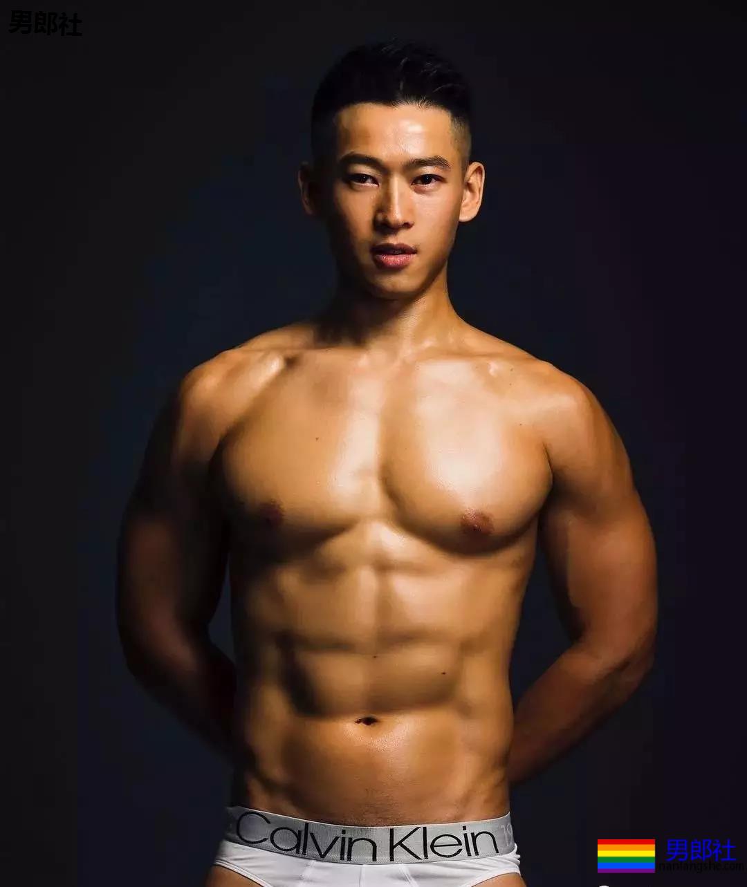 晏人物男模，可以康康内脏吗 - 51虹马