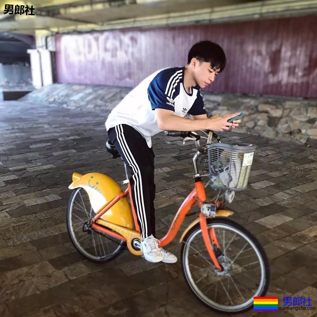 国产体育老师.avi，贵圈新一哥？ - 51虹马