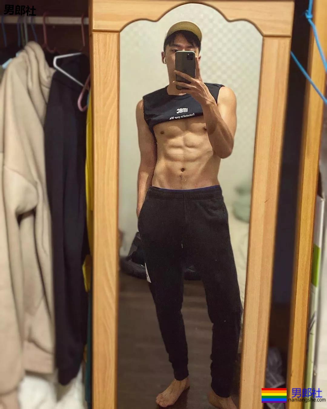 国产体育老师.avi，贵圈新一哥？ - 51虹马