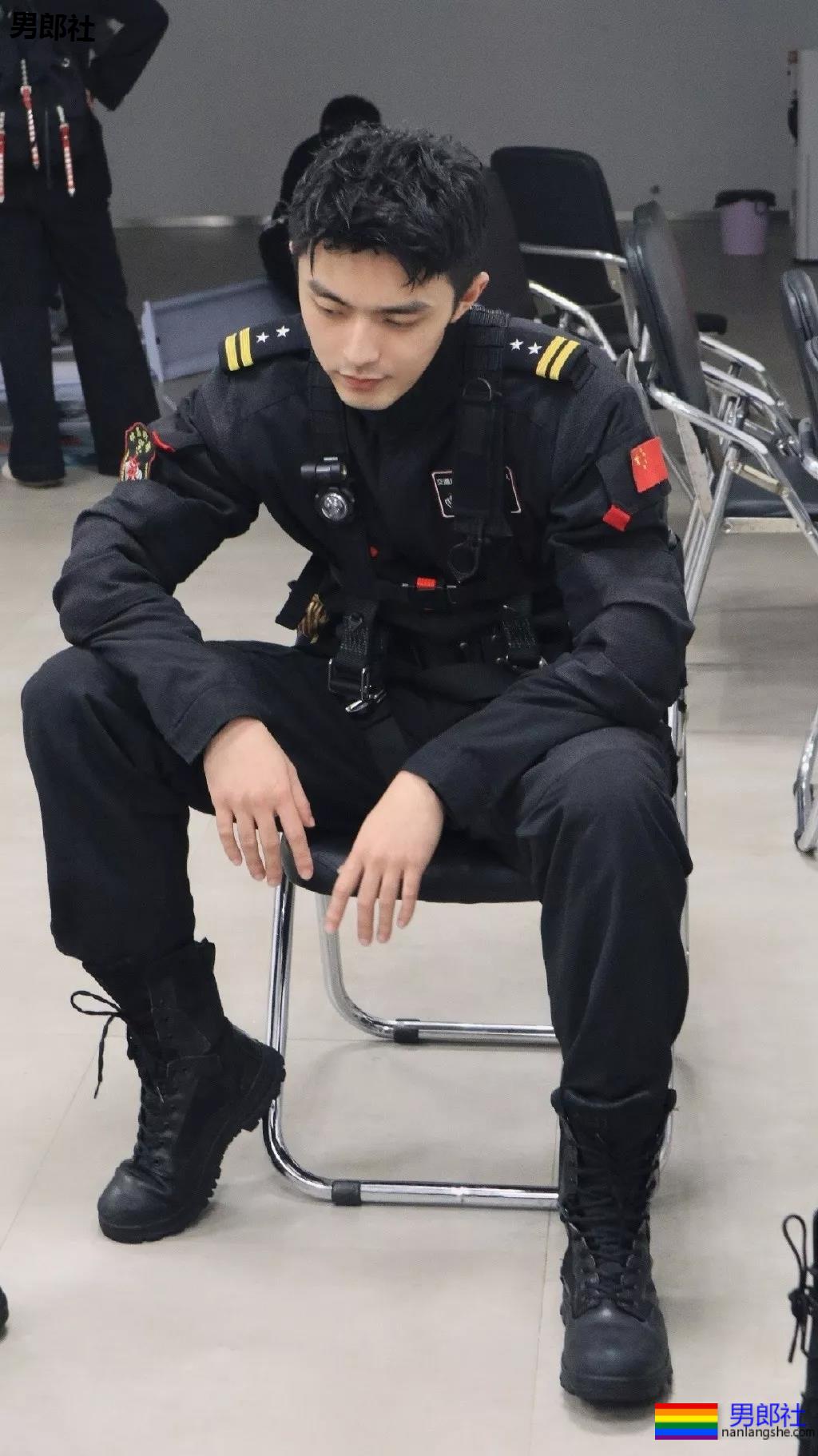 185神侧颜特警小哥,被赵宝刚看中出道,高颜长腿好一块唐僧肉! - 51虹马 185神侧颜特警小哥,被赵宝刚看中出道,高颜长腿好一块唐僧肉! - 51虹马