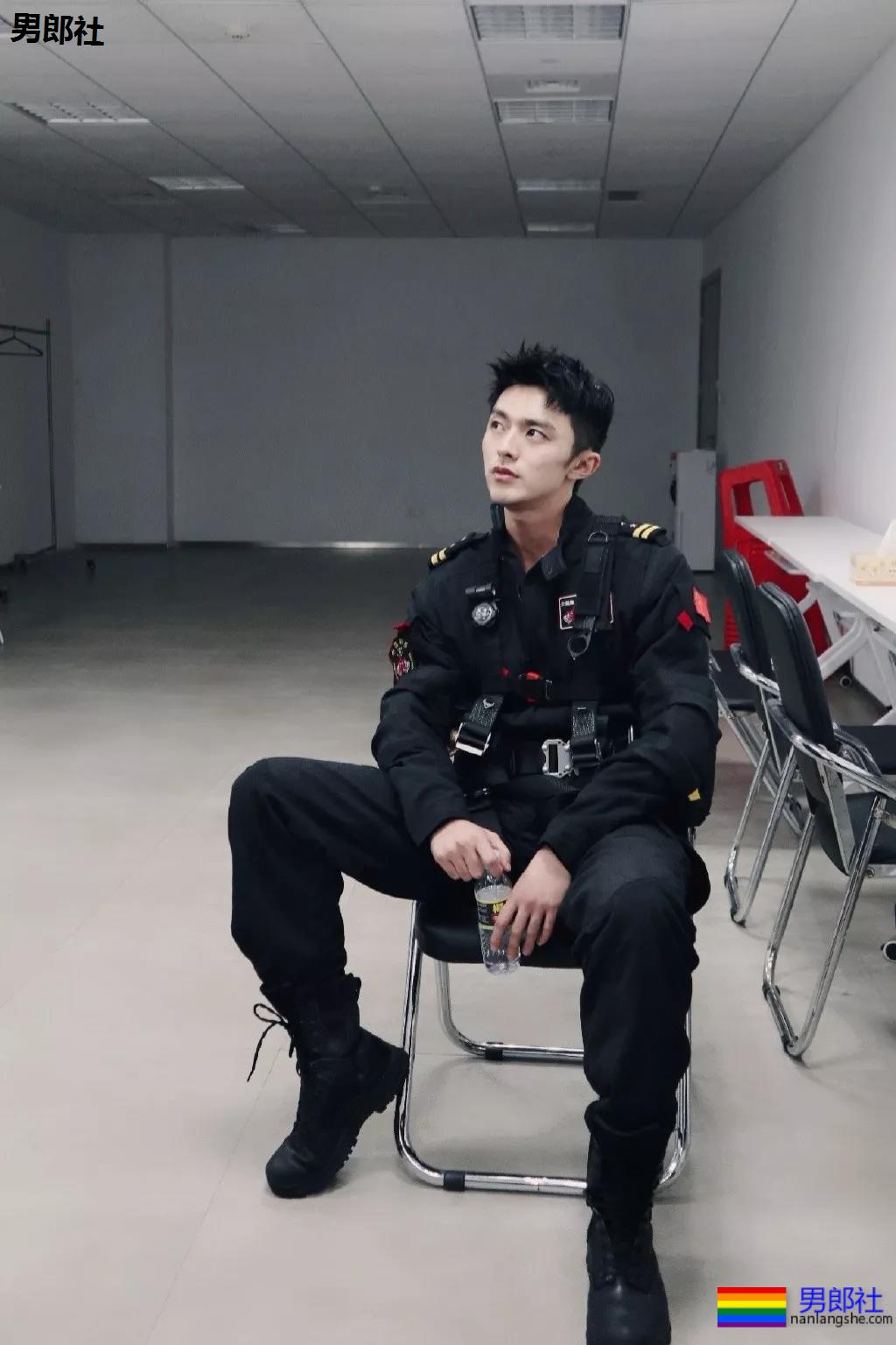 185神侧颜特警小哥,被赵宝刚看中出道,高颜长腿好一块唐僧肉! - 51虹马 185神侧颜特警小哥,被赵宝刚看中出道,高颜长腿好一块唐僧肉! - 51虹马