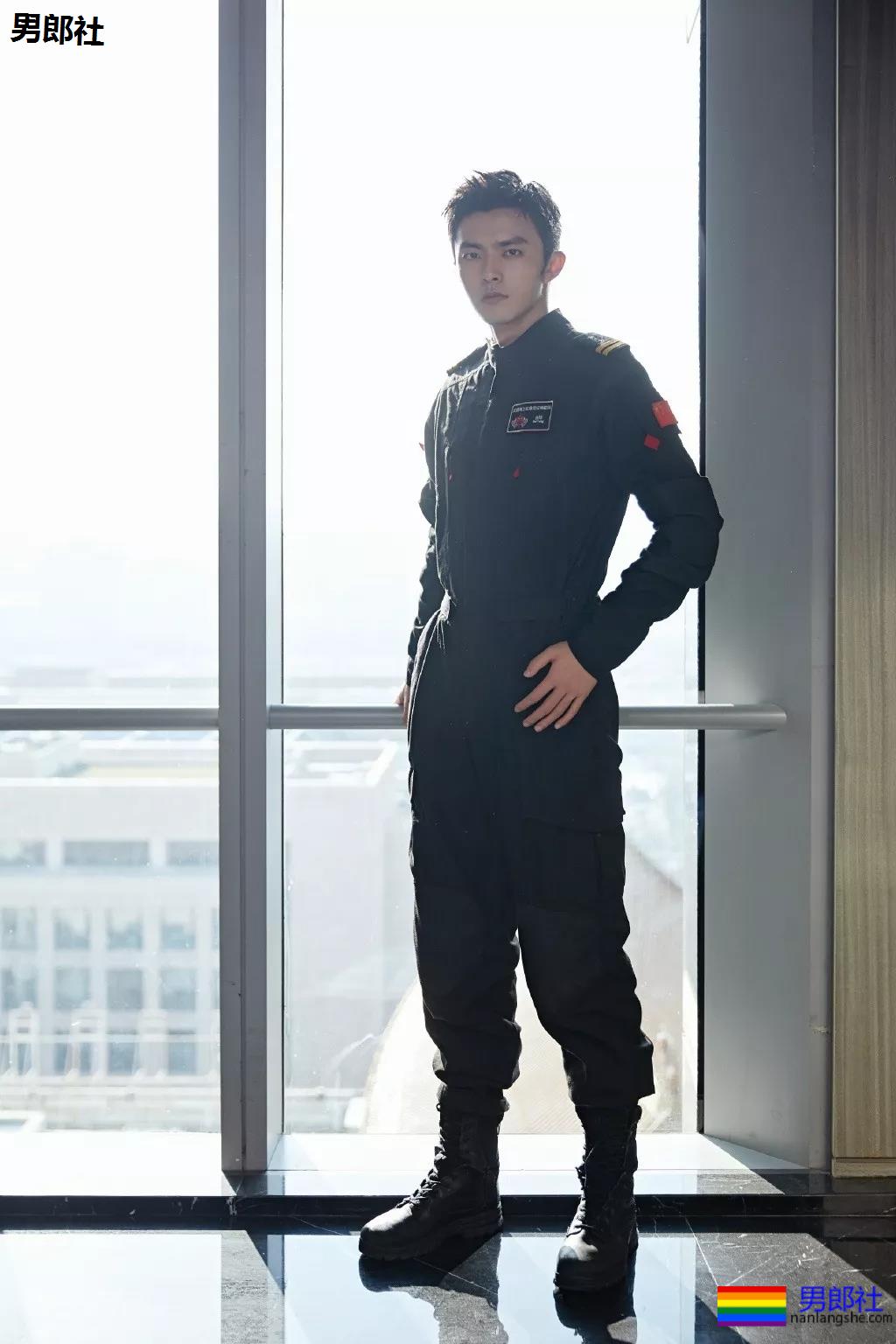 185神侧颜特警小哥,被赵宝刚看中出道,高颜长腿好一块唐僧肉! - 51虹马 185神侧颜特警小哥,被赵宝刚看中出道,高颜长腿好一块唐僧肉! - 51虹马