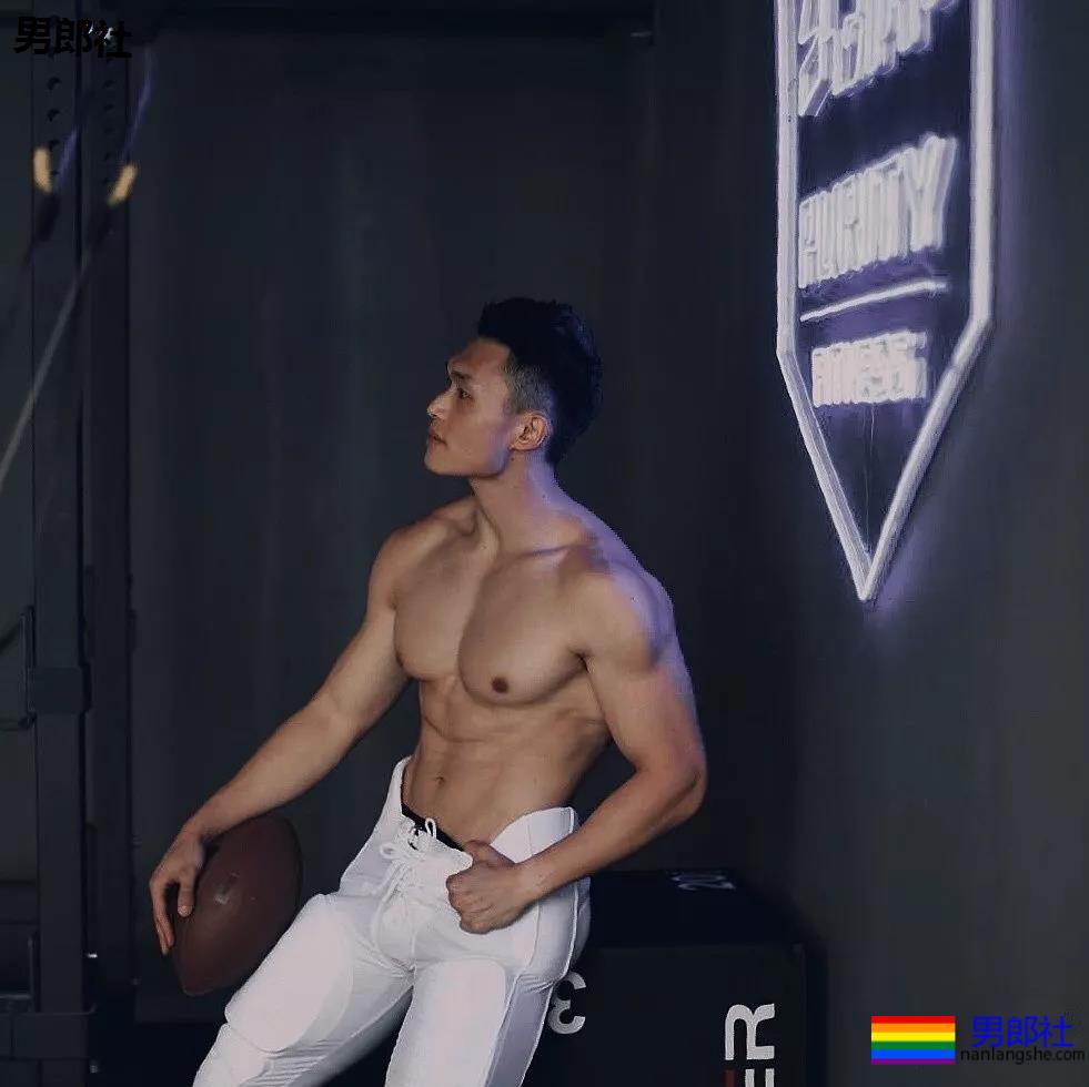 精壮肌肉野球体育生走红，私照满屏大胸肌性感爆哭~ - 51虹马