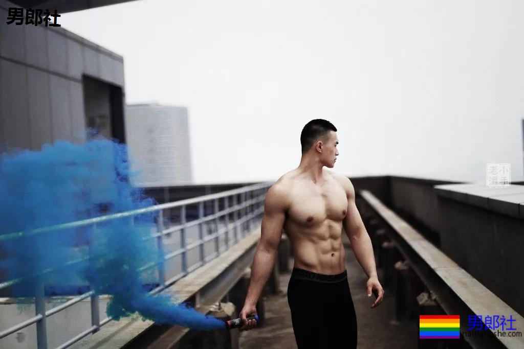 精壮肌肉野球体育生走红，私照满屏大胸肌性感爆哭~ - 51虹马