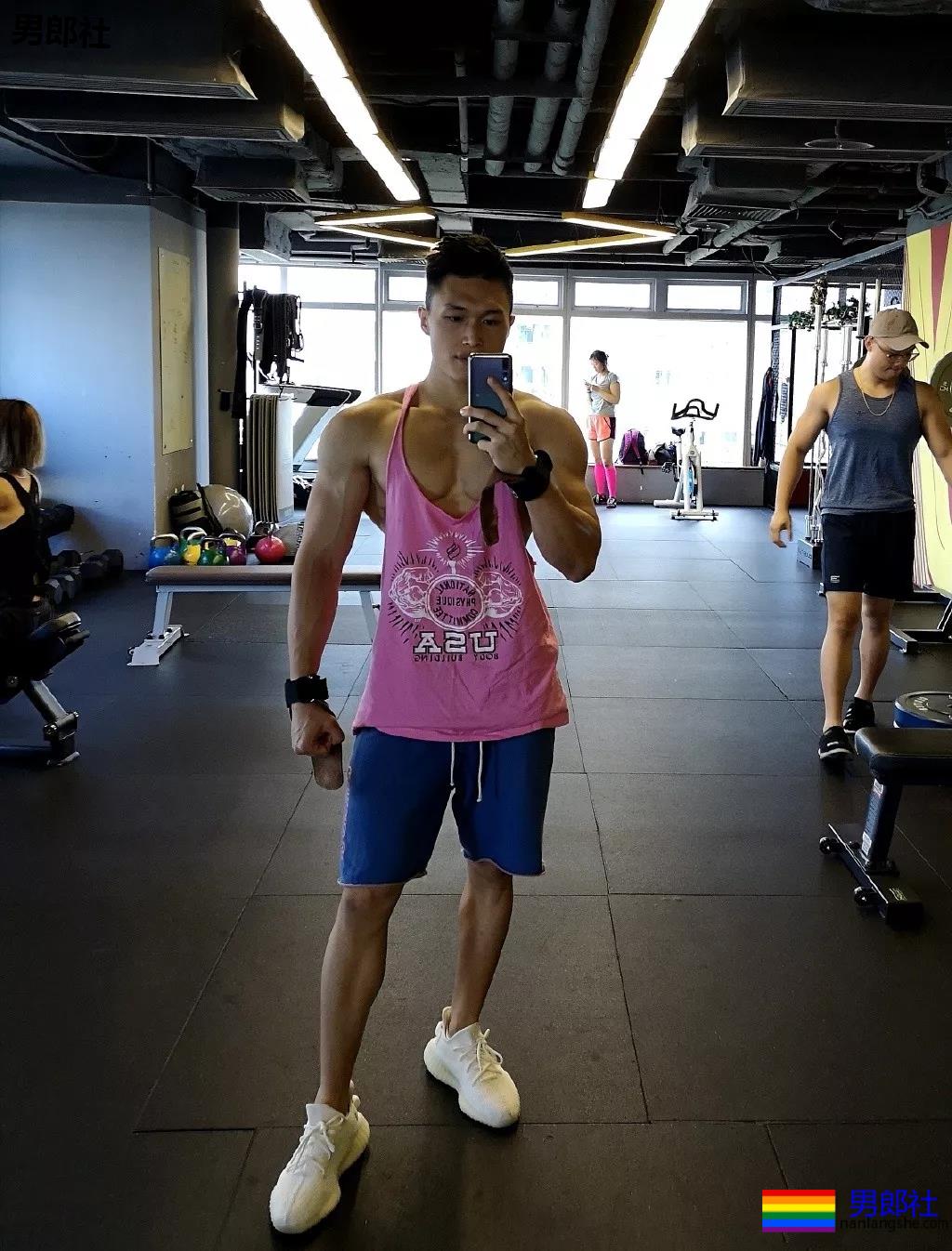 精壮肌肉野球体育生走红，私照满屏大胸肌性感爆哭~ - 51虹马