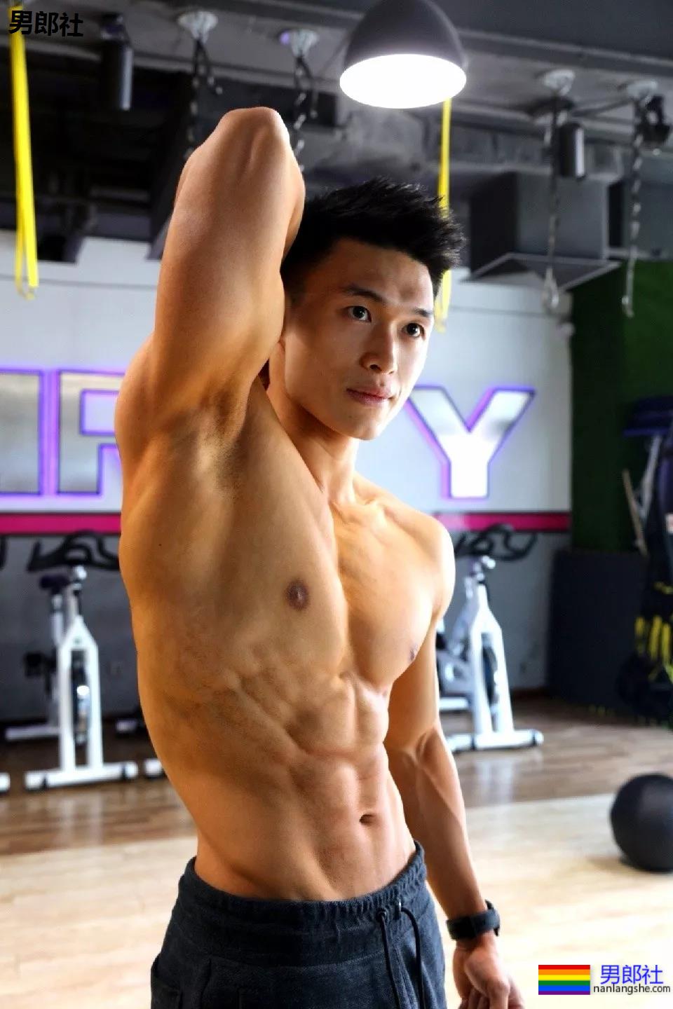 精壮肌肉野球体育生走红，私照满屏大胸肌性感爆哭~ - 51虹马