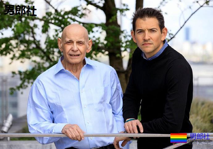 英国作家:我的父母向我出柜 - 51虹马 英国作家:我的父母向我出柜 - 51虹马