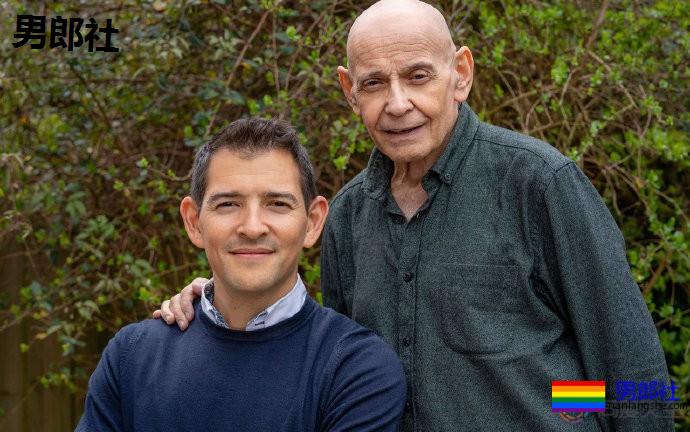 英国作家:我的父母向我出柜 - 51虹马 英国作家:我的父母向我出柜 - 51虹马