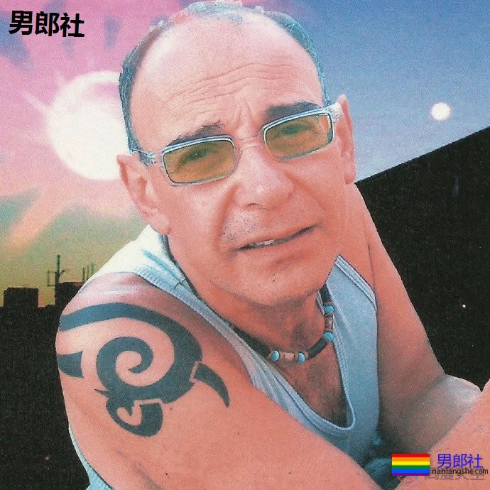 英国作家:我的父母向我出柜 - 51虹马 英国作家:我的父母向我出柜 - 51虹马