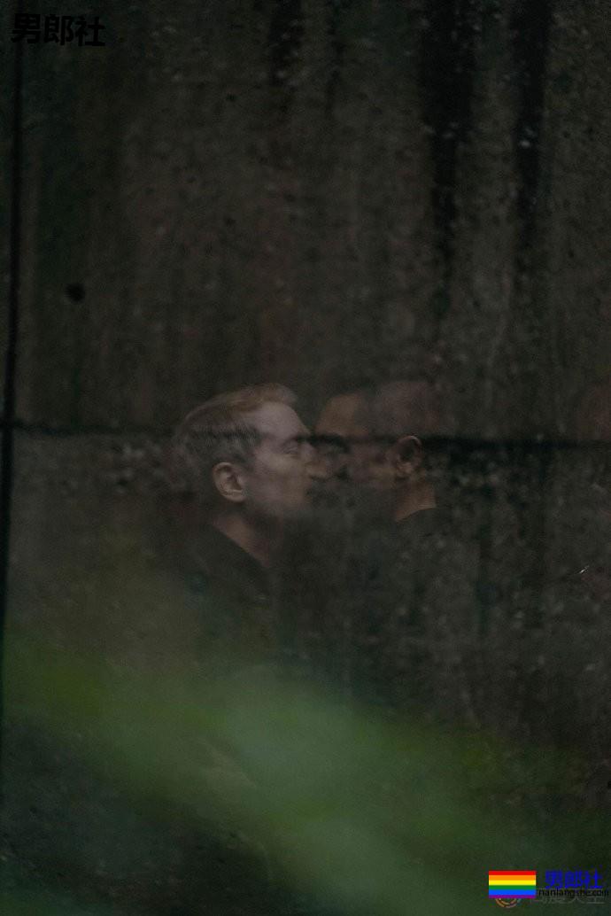 《星际迷航：发现号》男星和未婚夫分享浪漫订婚照 - 51虹马