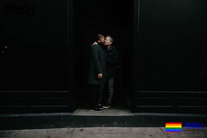 《星际迷航：发现号》男星和未婚夫分享浪漫订婚照 - 51虹马