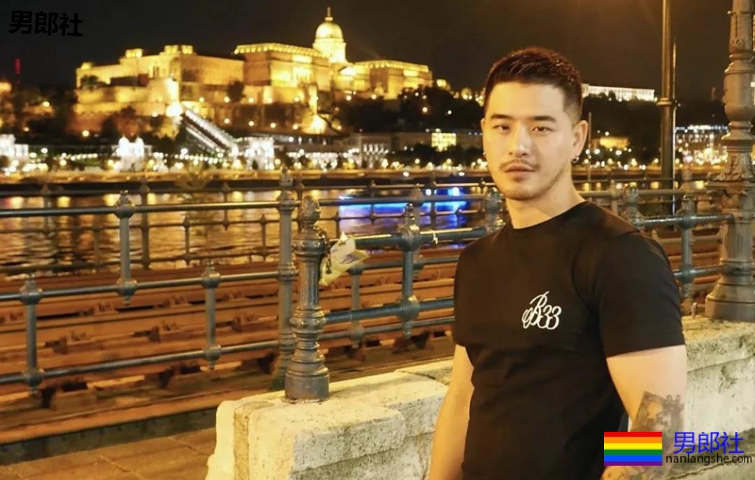 体育生是否也会沉迷自己的身材？ - 51虹马