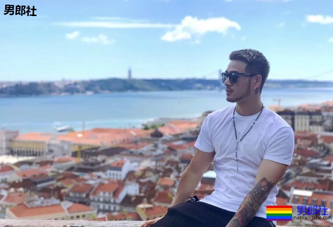 体育生是否也会沉迷自己的身材？ - 51虹马