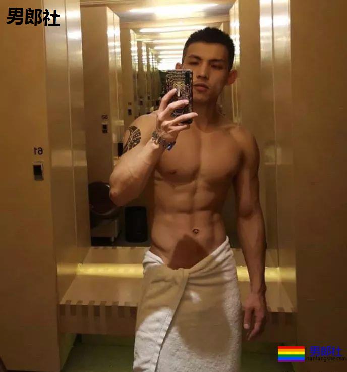 黝黑健身肌肉男，这才是健康的颜色 - 51虹马