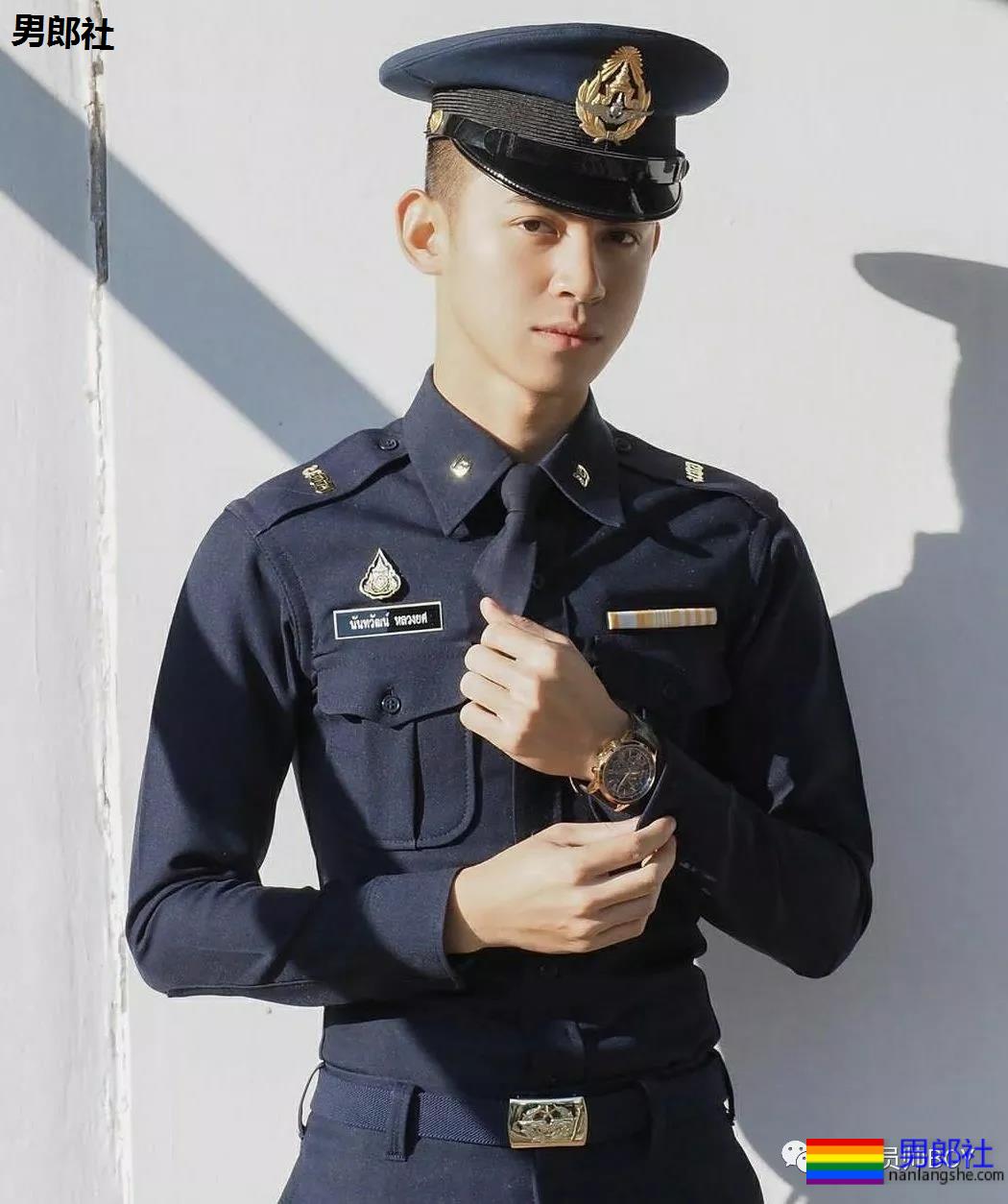 刚刚毕业的泰国警察小哥太帅了，制服也太紧了-51虹马