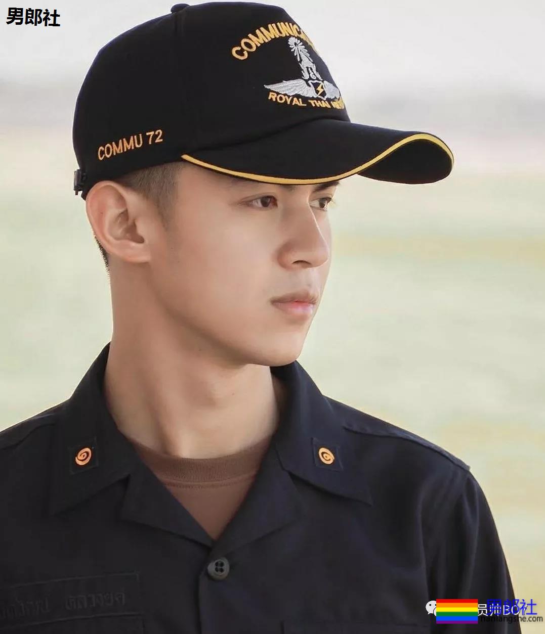 刚刚毕业的泰国警察小哥太帅了，制服也太紧了 - 51虹马