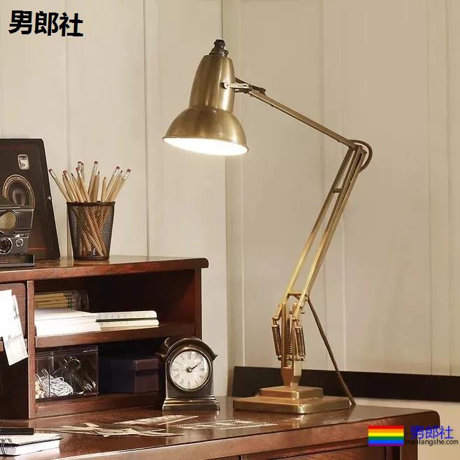 无意中关注了个“色情博主”，结果和他恋爱了-51虹马