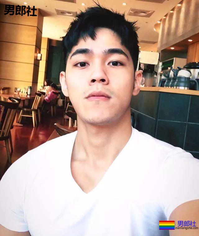 黝黑小狼狗让你体会一下不一样的快乐 - 51虹马