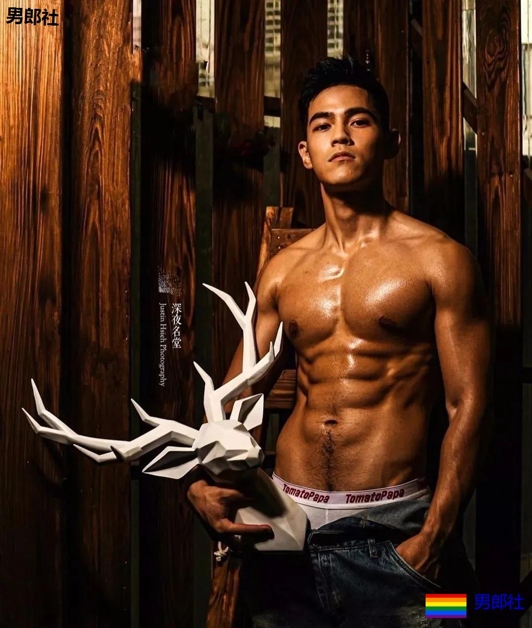 黝黑小狼狗让你体会一下不一样的快乐 - 51虹马