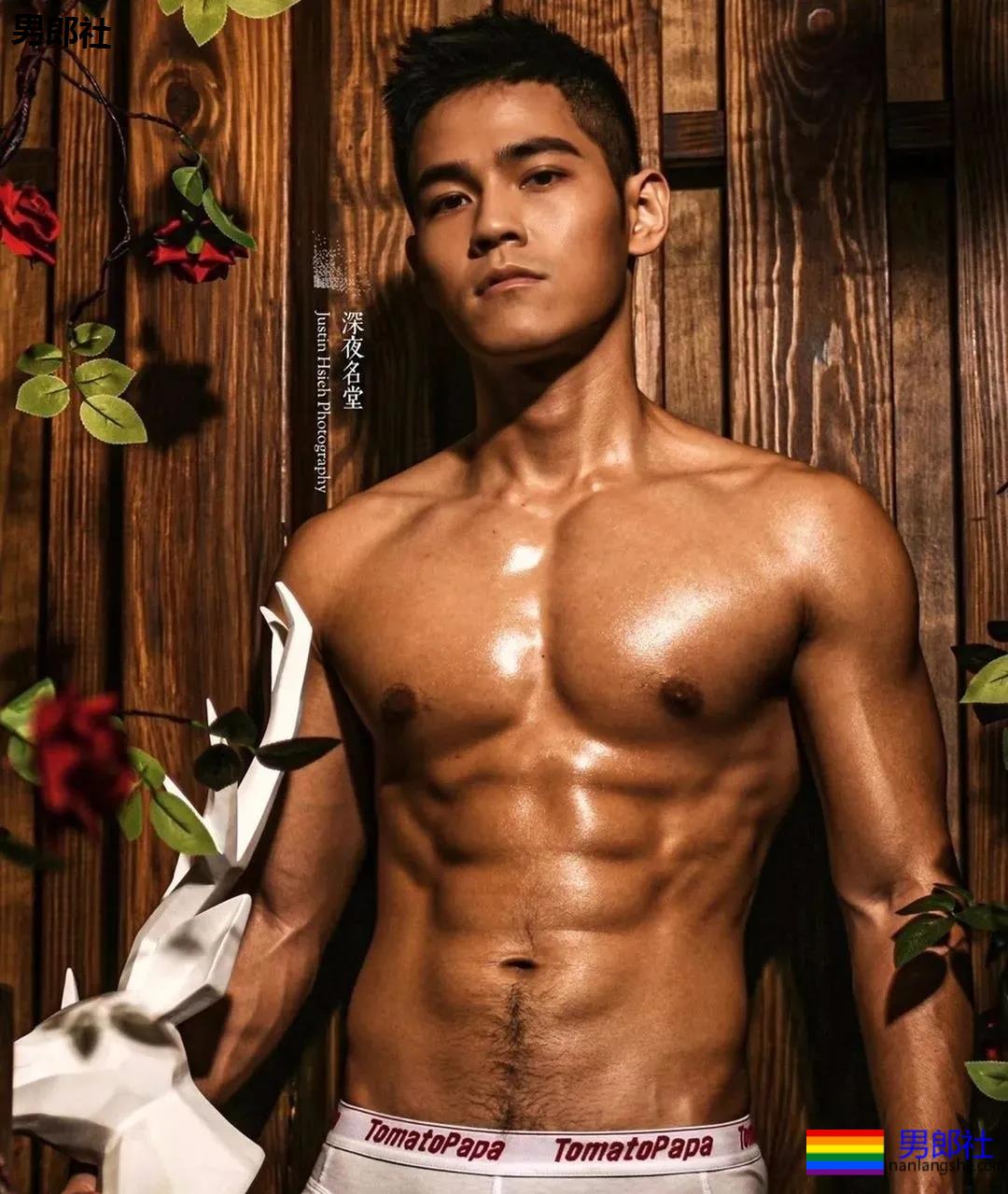 黝黑小狼狗让你体会一下不一样的快乐 - 51虹马