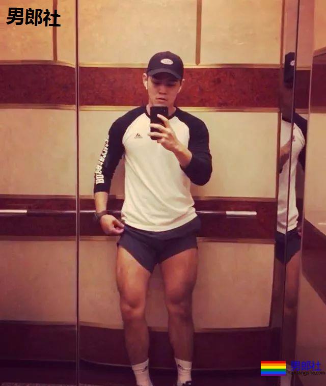 黝黑小狼狗让你体会一下不一样的快乐 - 51虹马