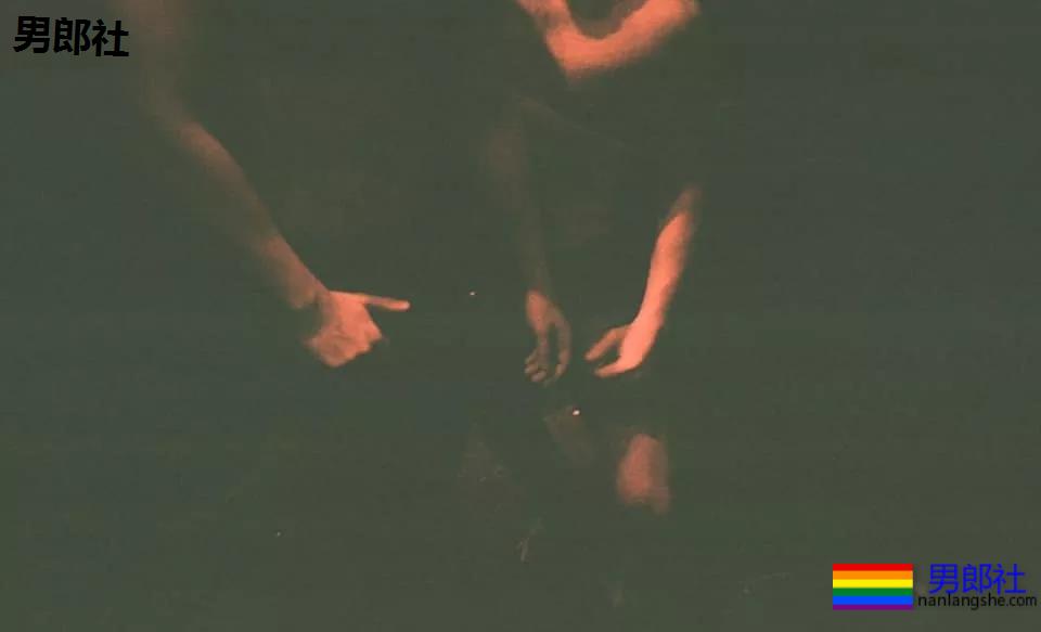 “今晚的艳遇让我欲罢不能！”GAY都巴黎场所奇遇记【中篇】 - 51虹马