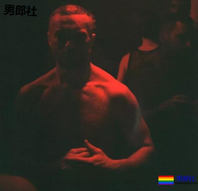 “今晚的艳遇让我欲罢不能！”GAY都巴黎场所奇遇记【中篇】 - 51虹马