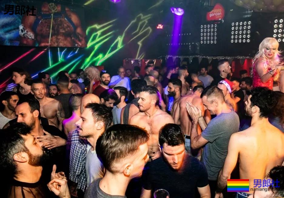 “今晚的艳遇让我欲罢不能！”GAY都巴黎场所奇遇记【中篇】 - 51虹马