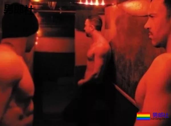 “今晚的艳遇让我欲罢不能！”GAY都巴黎场所奇遇记【中篇】 - 51虹马