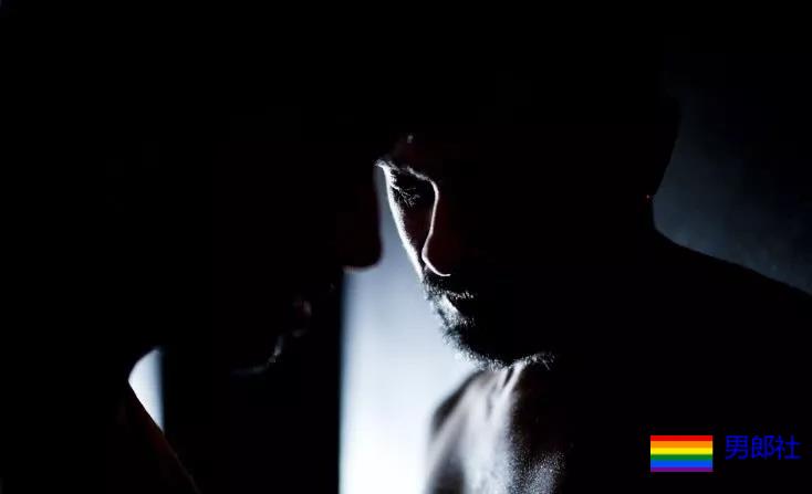 “今晚的艳遇让我欲罢不能！”GAY都巴黎场所奇遇记【中篇】 - 51虹马