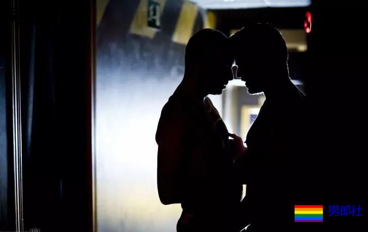 “今晚的艳遇让我欲罢不能！”GAY都巴黎场所奇遇记【中篇】 - 51虹马