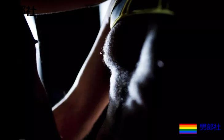 “今晚的艳遇让我欲罢不能！”GAY都巴黎场所奇遇记【中篇】 - 51虹马