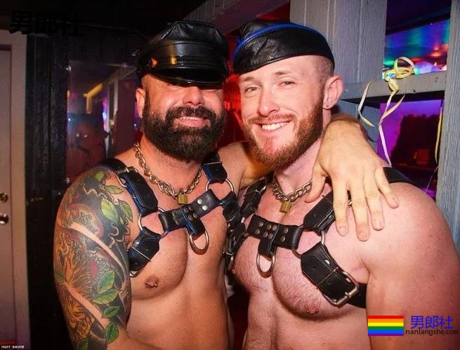 “今晚的艳遇让我欲罢不能！”GAY都巴黎场所奇遇记【中篇】 - 51虹马