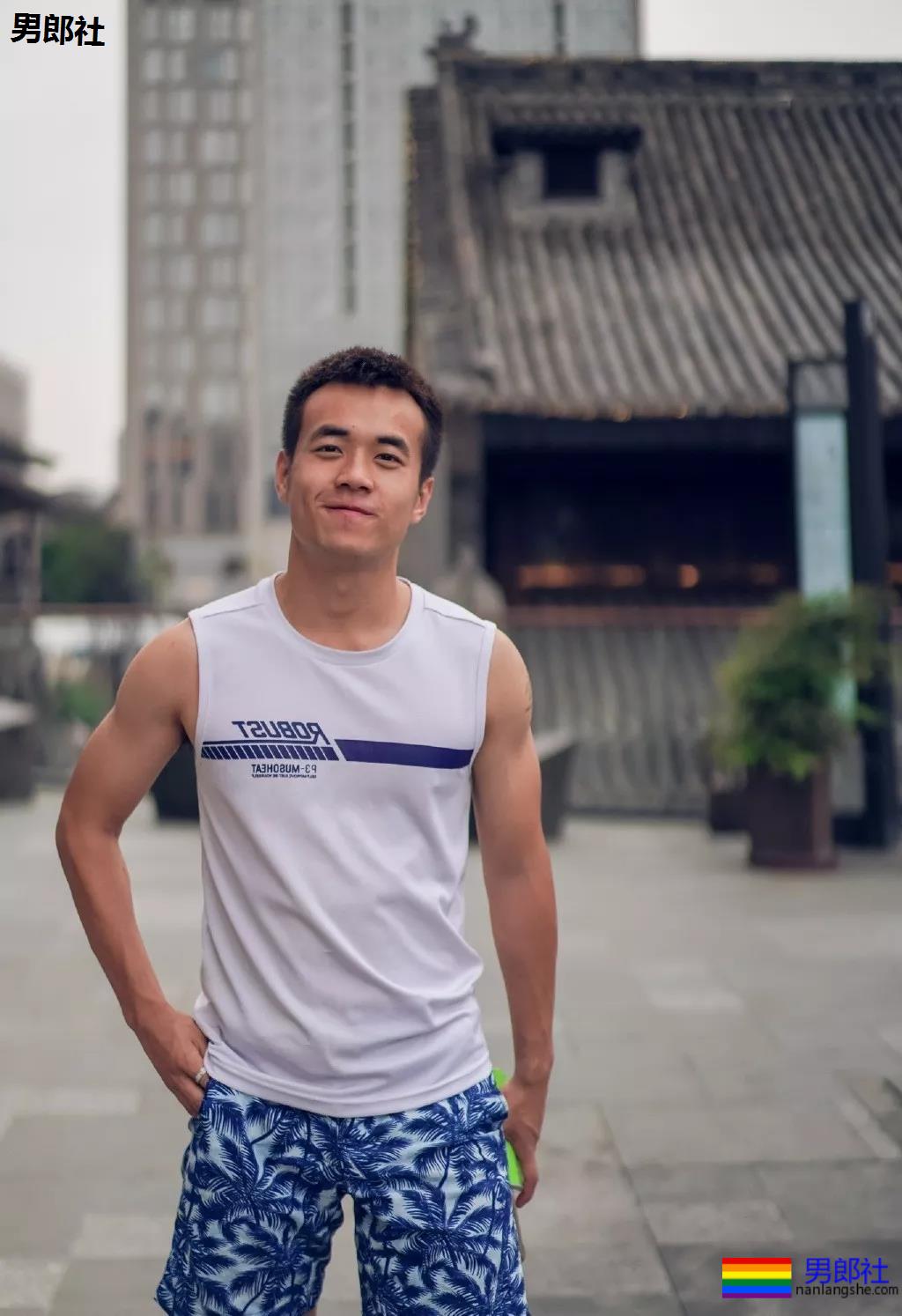 同志圈疯传的小视频主角，竟然被我找到了 - 51虹马