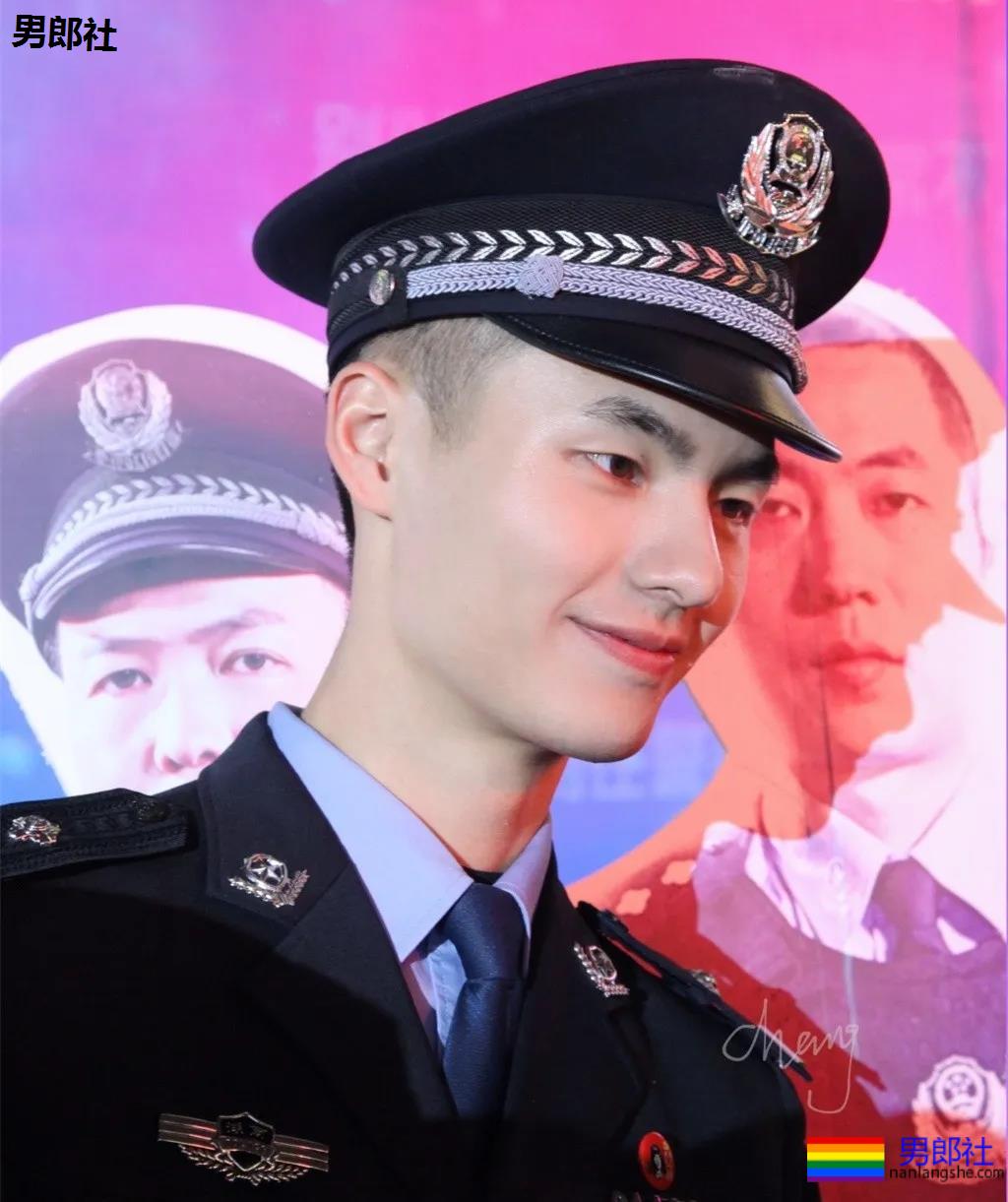 撞脸刘昊然的高鼻梁特警小哥扒到了!奶凶身板神仙颜值帅到发昏! - 51虹马 撞脸刘昊然的高鼻梁特警小哥扒到了!奶凶身板神仙颜值帅到发昏! - 51虹马