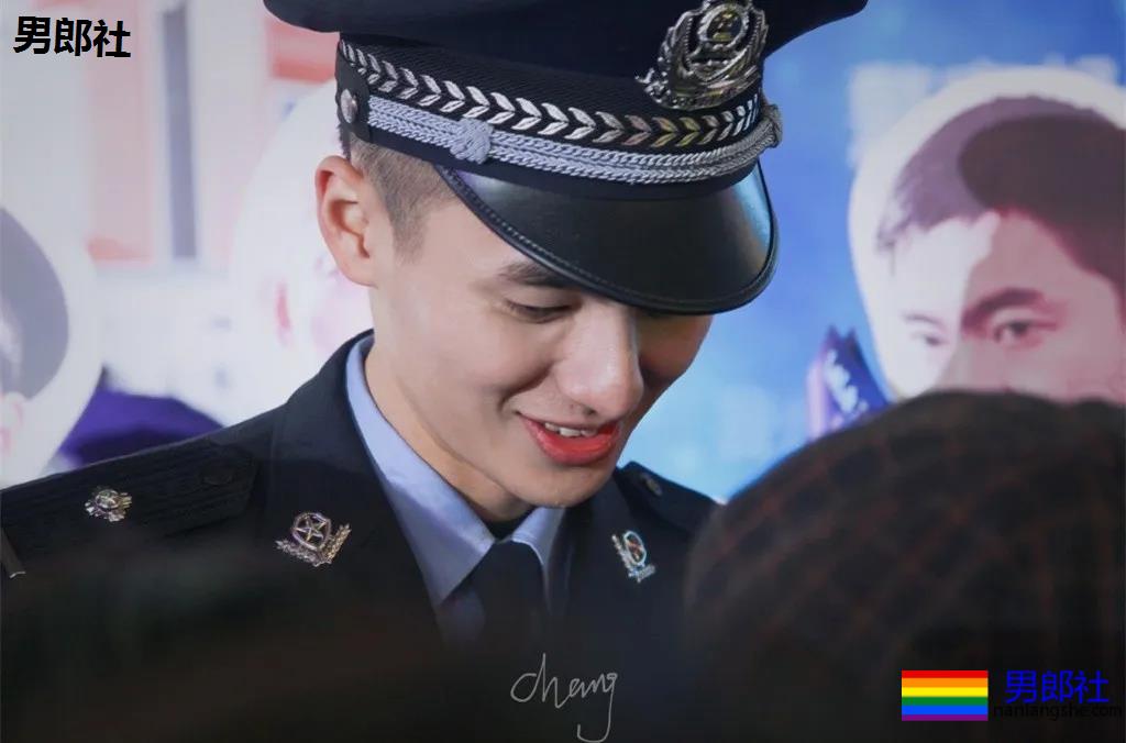 撞脸刘昊然的高鼻梁特警小哥扒到了!奶凶身板神仙颜值帅到发昏! - 51虹马 撞脸刘昊然的高鼻梁特警小哥扒到了!奶凶身板神仙颜值帅到发昏! - 51虹马