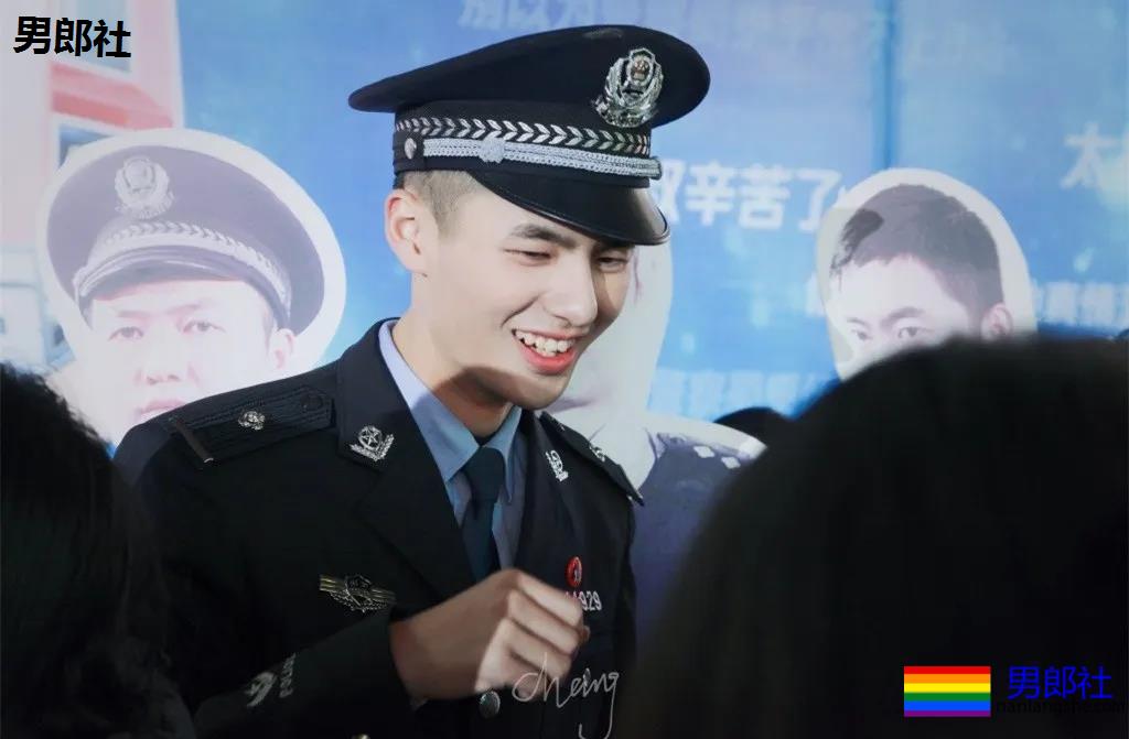 撞脸刘昊然的高鼻梁特警小哥扒到了!奶凶身板神仙颜值帅到发昏! - 51虹马 撞脸刘昊然的高鼻梁特警小哥扒到了!奶凶身板神仙颜值帅到发昏! - 51虹马