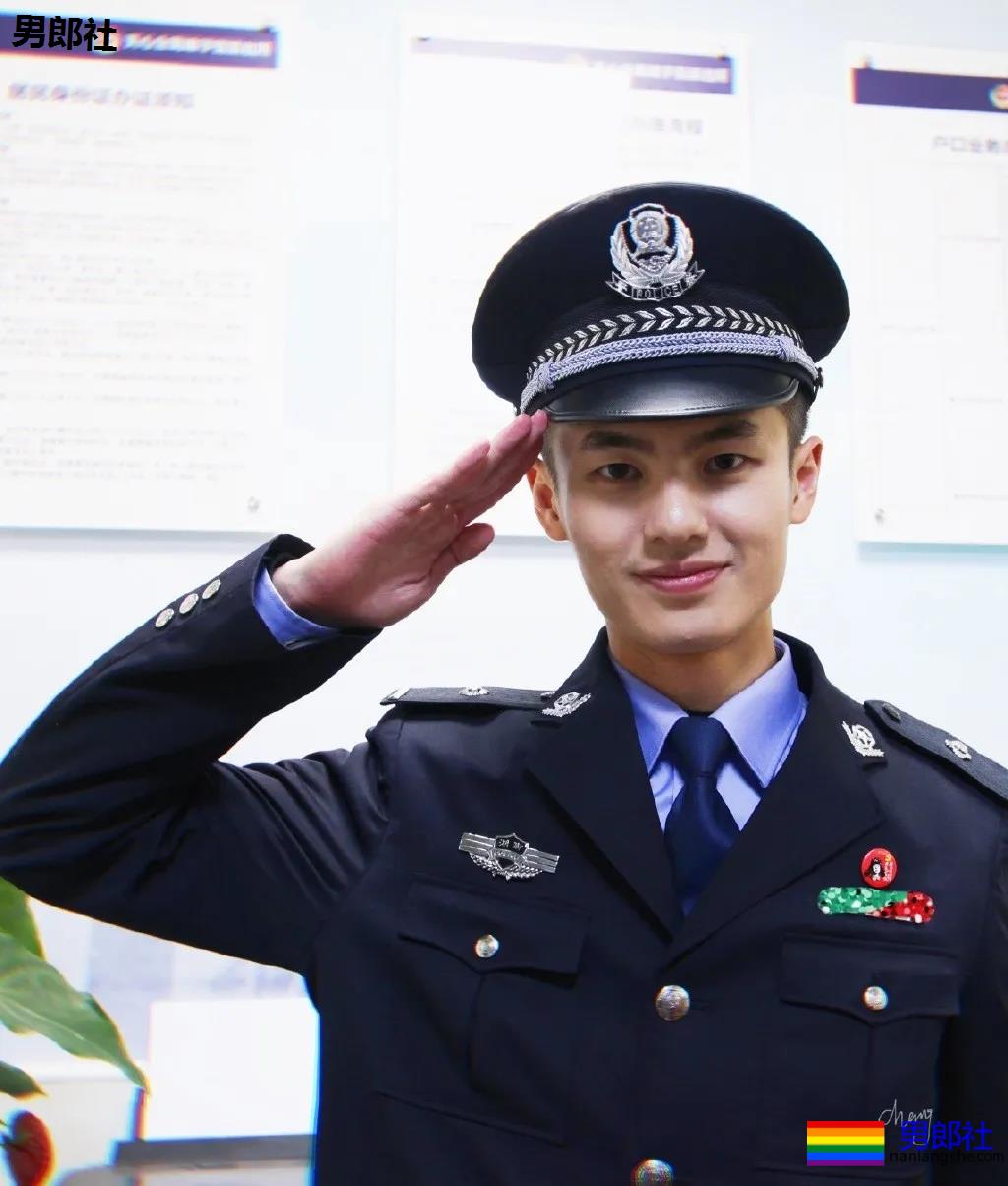 撞脸刘昊然的高鼻梁特警小哥扒到了!奶凶身板神仙颜值帅到发昏! - 51虹马 撞脸刘昊然的高鼻梁特警小哥扒到了!奶凶身板神仙颜值帅到发昏! - 51虹马