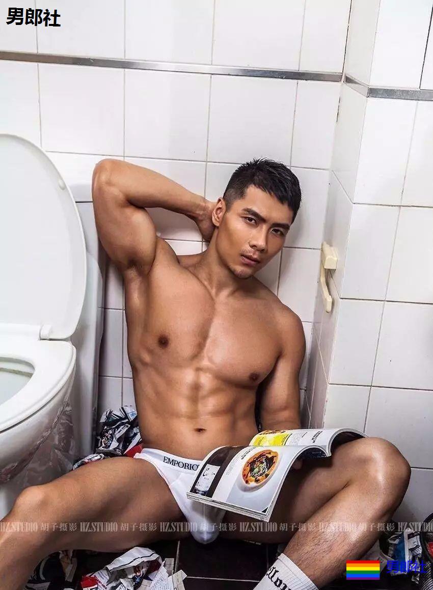 兵哥哥去头可吃，真实肌肉写真照，白衬衫收服粉丝 - 51虹马