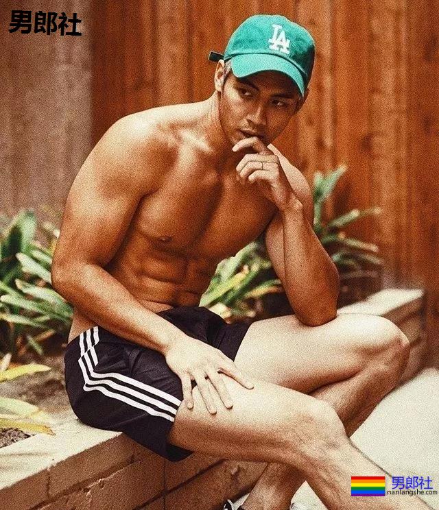 替身演员凭硬实力抢镜，还曾是《花木兰》男主的候选人？ - 51虹马