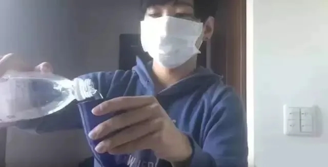 当日本小哥听说用碳酸水泡丁丁可以延时后... - 51虹马 当日本小哥听说用碳酸水泡丁丁可以延时后... - 51虹马