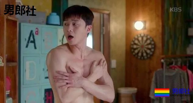 185寸头肌肉小狼狗，长腿翘臀好身材爆红，帅到窒息啊！ - 51虹马