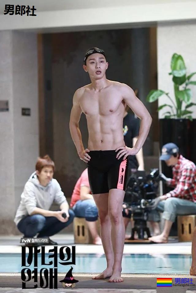 185寸头肌肉小狼狗，长腿翘臀好身材爆红，帅到窒息啊！ - 51虹马