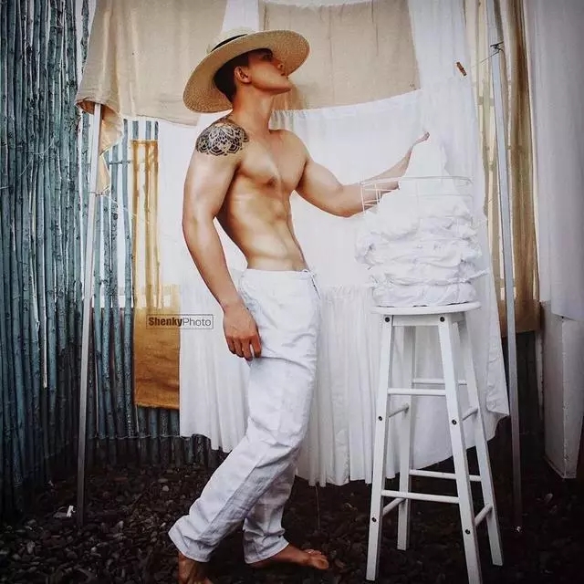 越南小哥写真走红网络，身材性感让人流鼻血！ - 51虹马