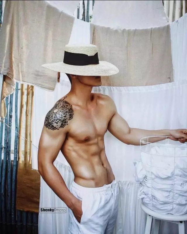 越南小哥写真走红网络，身材性感让人流鼻血！ - 51虹马